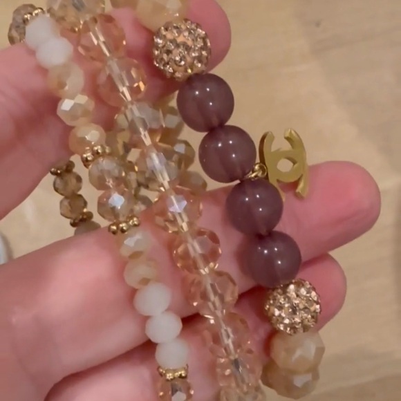 CHANEL zipper pull beaded bracelet set - Picture 2 of 5